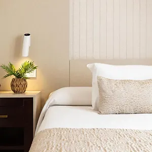 4* מלון Plaza Del Castillo